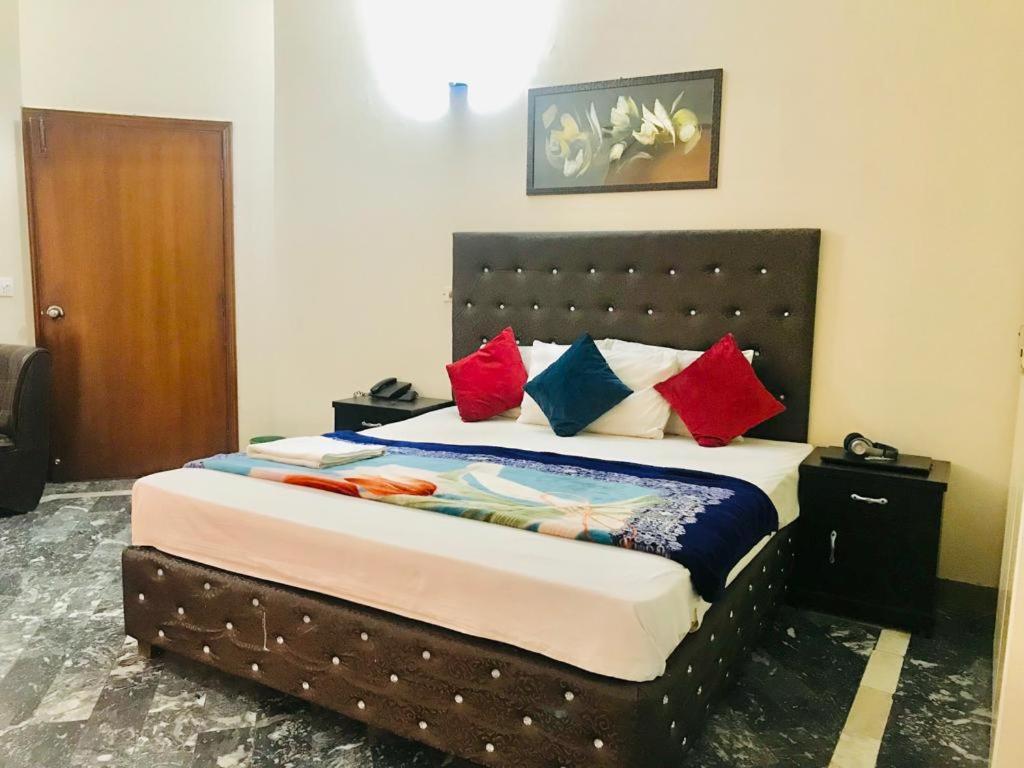 Hotel Rose Inn Lahore Extérieur photo