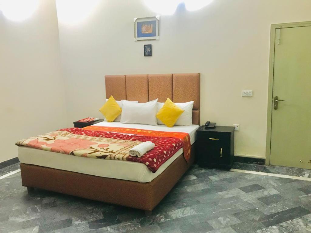 Hotel Rose Inn Lahore Extérieur photo